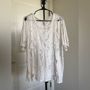 EMMA AND SAM LF T distressed t shirt